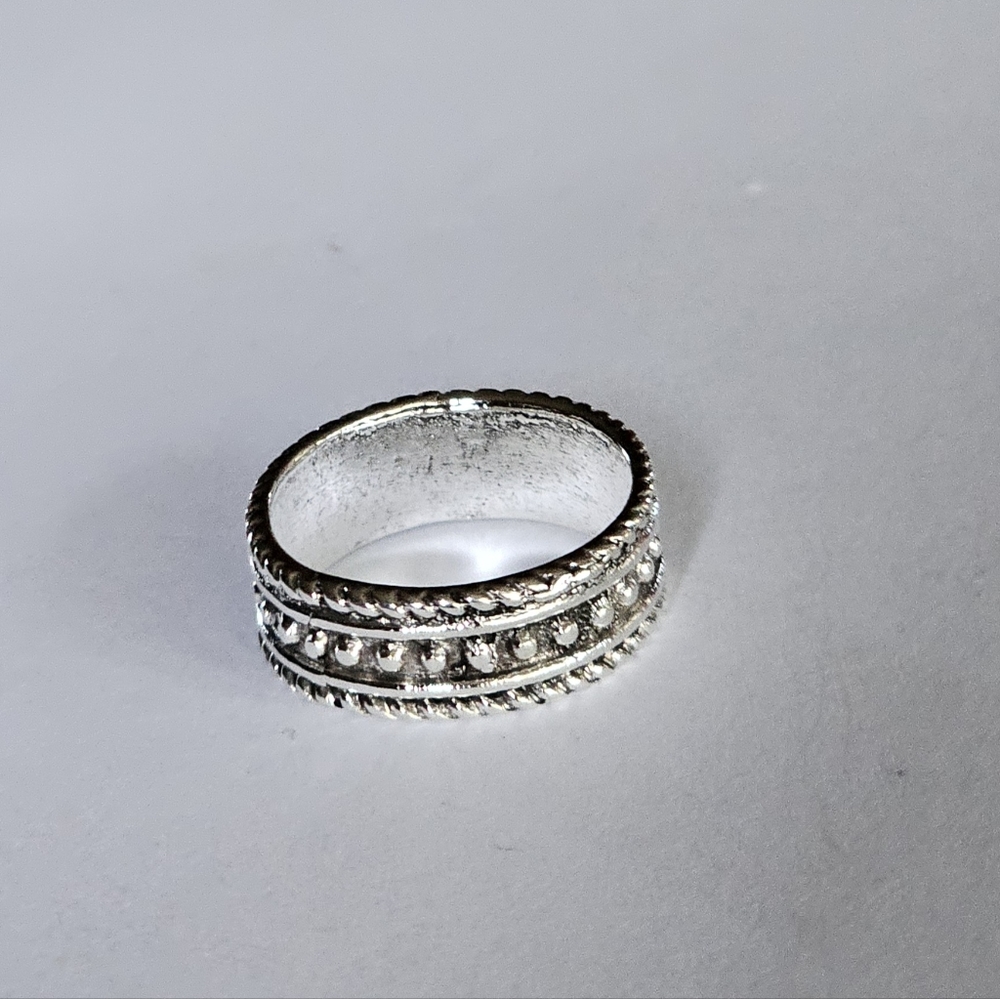 WEAR FOREVER FASHION SILVER BULLET ETERNITY BAND NEW SIZE 5 SILVER RING - Picture 3 of 5